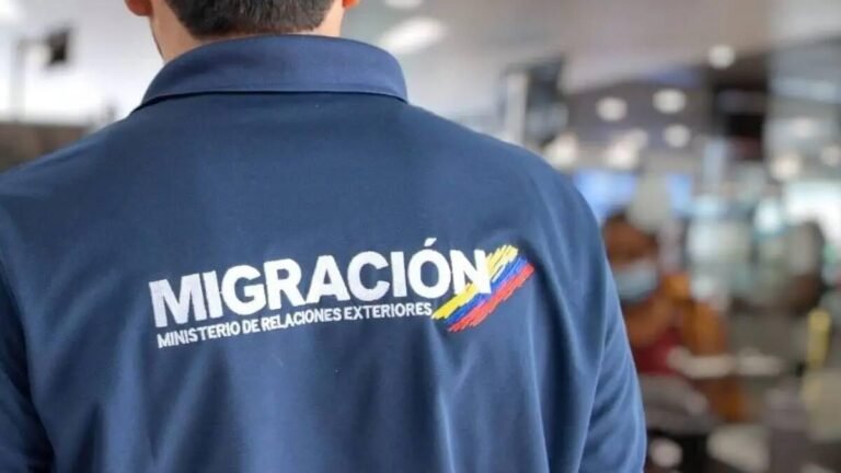 Protesta de Migración Colombia genera demoras en el aeropuerto José María Córdova