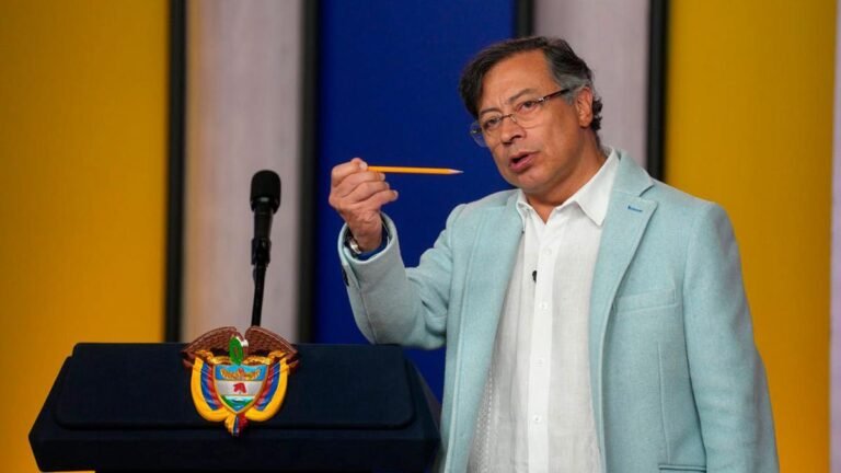Petro arremete contra Fiscalía y CNE por caso Ricardo Roa: “Quieren ir por la cabeza del presidente”