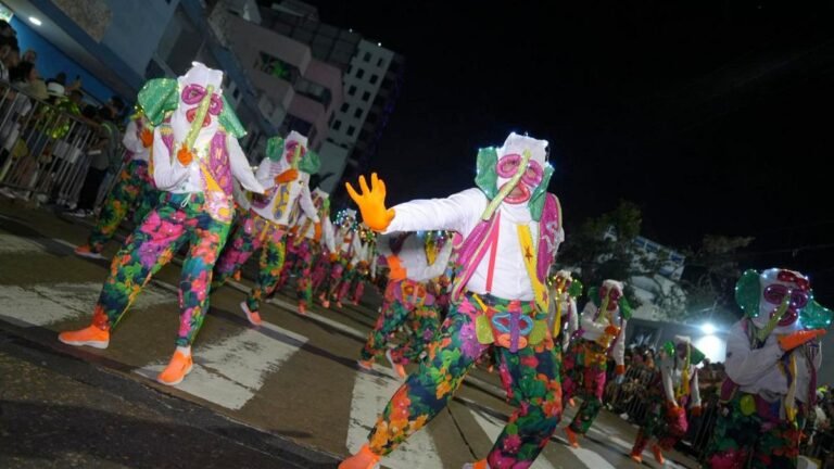 Tambores, luces, tradición y 20.000 artistas: La Guacherna abre la fiesta del Carnaval de Barranquilla 2026