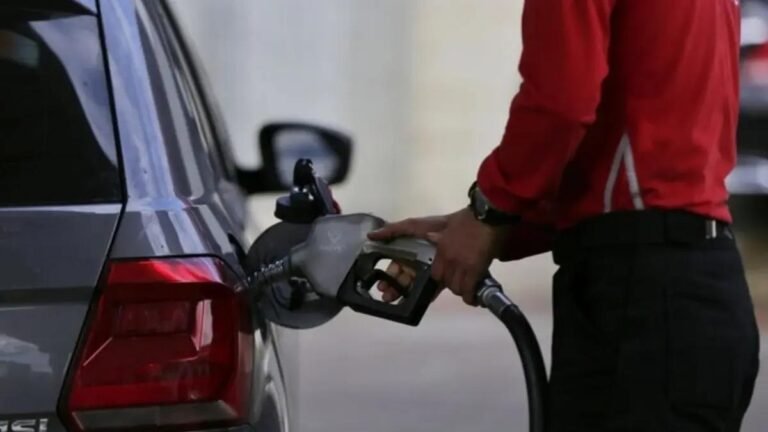 Gasolina más barata, pero no en todas partes: qué hacer si la estación no aplica la rebaja de $500
