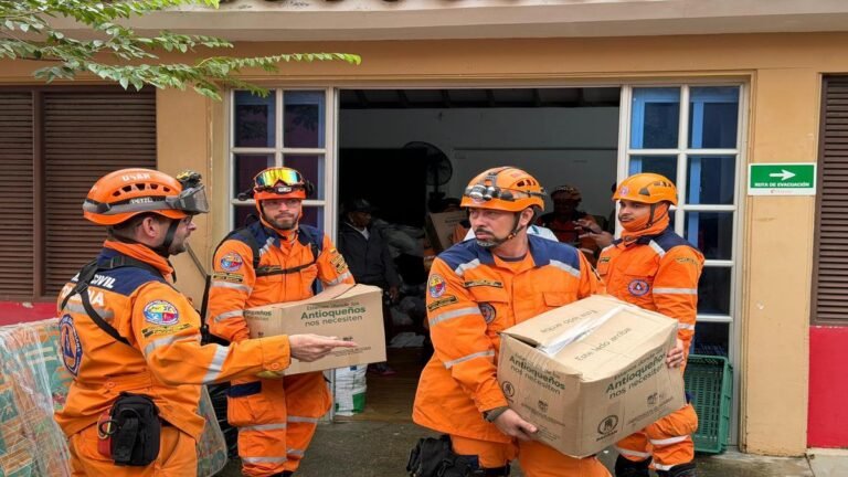 Antioquia refuerza puente humanitario hacia Urabá: más de 4.400 ayudas ya están en camino a municipios afectados por lluvias