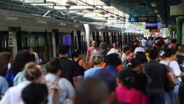 Metro de Medellín prohíbe el proselitismo político en toda su red de transporte