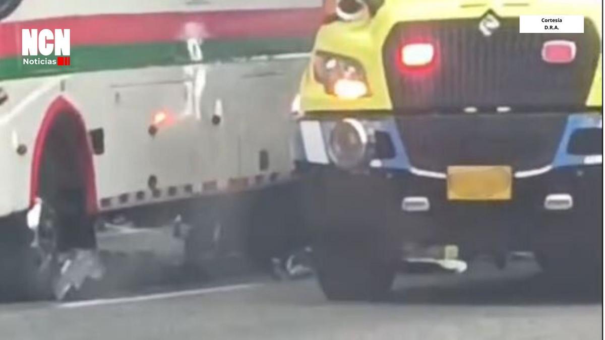 Motociclista murió tras chocar contra un bus en la Autopista Norte de Medellín