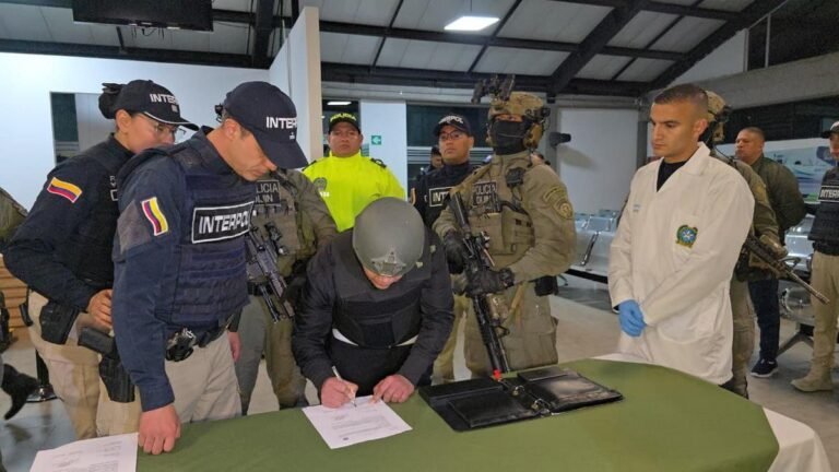 Extraditado alias “Pipe Tuluá” en operativo relámpago y bajo máxima seguridad