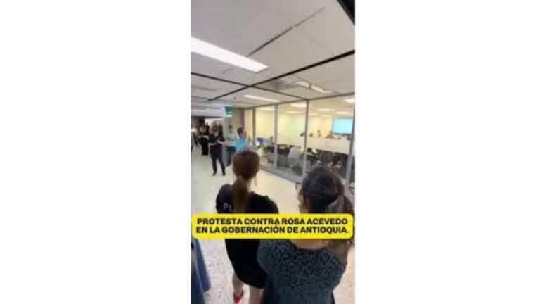 Funcionarios de la Gobernación protestaron contra la secretaria de Talento Humano por posible eliminación del teletrabajo