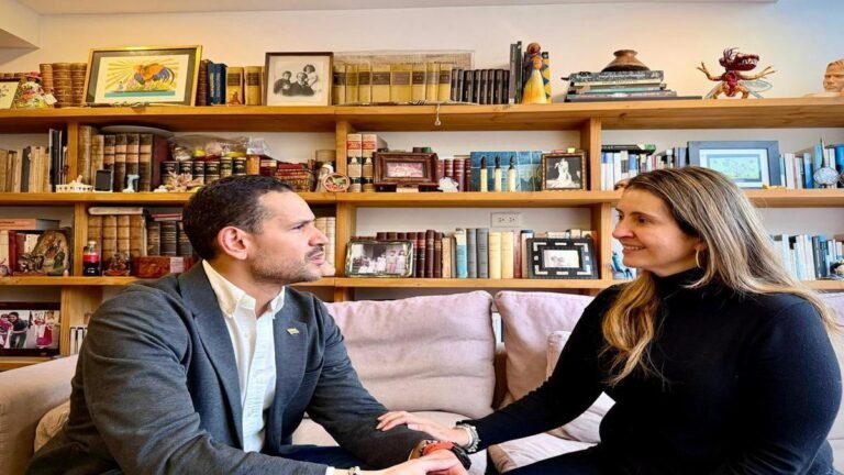 Paso al costado. Palacios se une a la campaña de Paloma y Oviedo