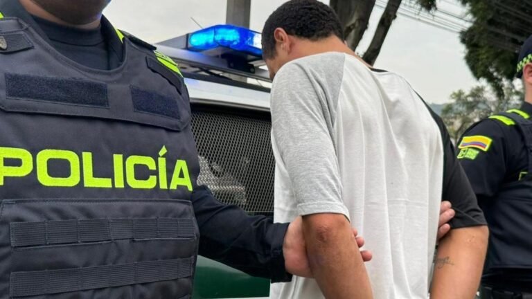 Lo capturaron por rociarle un químico a su pareja en Barbosa