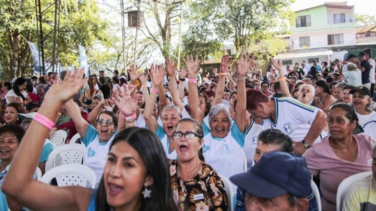 Medellín supera el promedio nacional en felicidad y destaca avances sociales