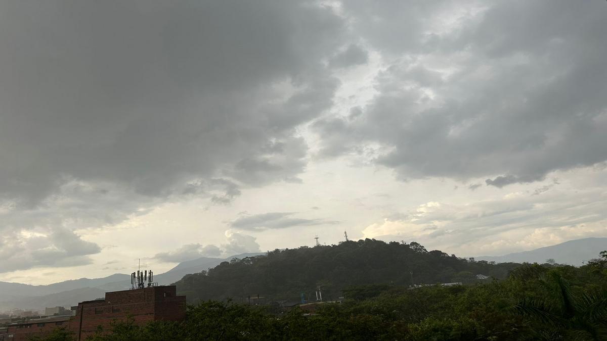 Lluvias intensas se registran en Medellín y Envigado, según el SIATA