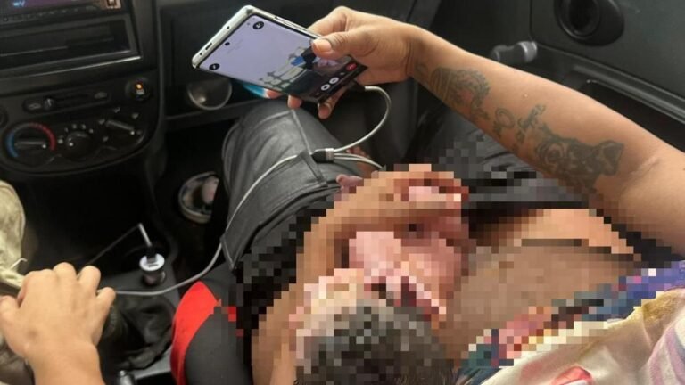 Policías ayudaron a traer al mundo a la bebé Gabriela en medio del tráfico en Medellín
