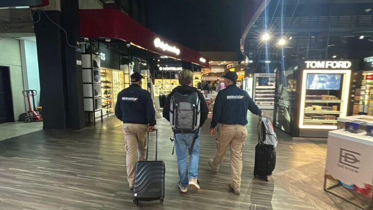 Expulsan de Medellín a ciudadano estadounidense buscado por homicidio en EE. UU.
