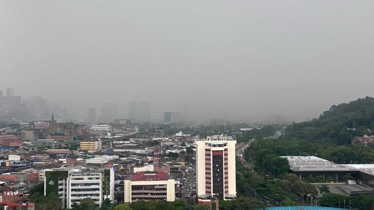 Fuerte aguacero golpeó a Medellín y el sur del Valle de Aburrá