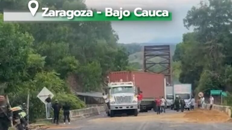 Habilitan vía en Zaragoza tras intervención de la Fuerza Pública en el paro minero