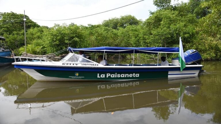 La Paisaneta ahora navega: Gobernación de Antioquia llevará servicios a zonas apartadas