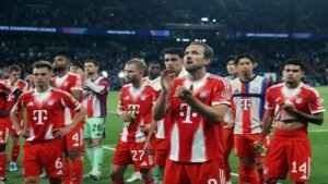 Lucho Díaz se roba el show en un partidazo, pero el PSG golpea primero