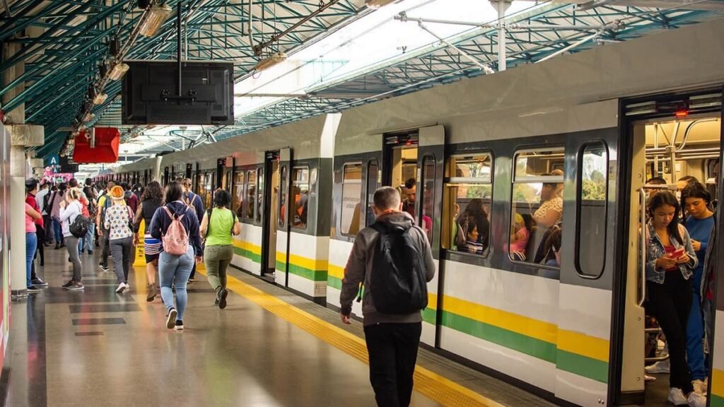 Extienden horario del Metro por partido del DIM: servicio hasta las 11:45 p. m.