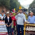 Cinco días de paro en Santander tienen en jaque la movilidad aérea, terrestre y la economía