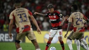 Flamengo impone su jerarquía y agrava la crisis del DIM: goleada, críticas y presión sobre el técnico del rojo paisa
