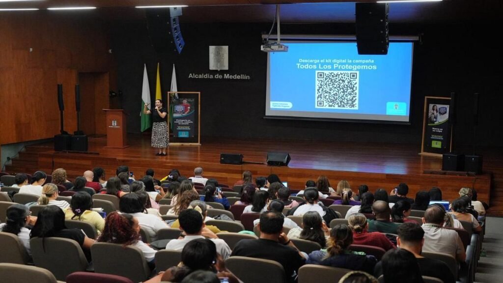 Medellín fortalece la atención a víctimas de violencia sexual con capacitación a personal de salud