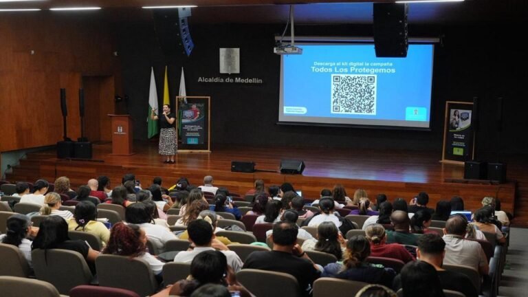 Medellín fortalece la atención a víctimas de violencia sexual con capacitación a personal de salud