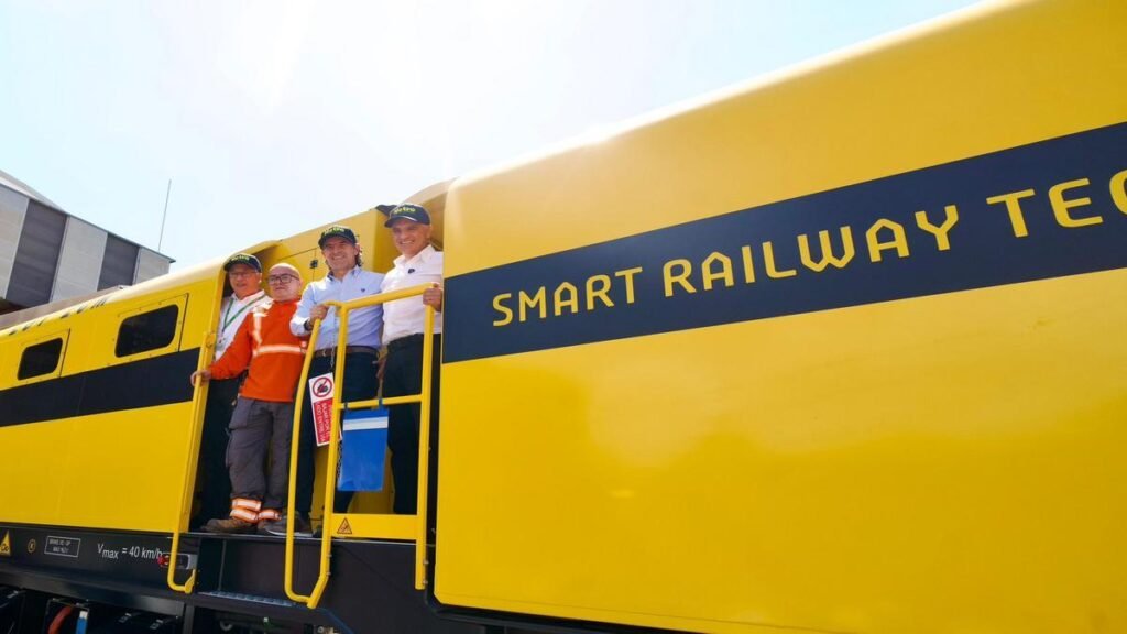 Metro de Medellín se moderniza: llega máquina clave para mejorar seguridad y mantenimiento de las vías