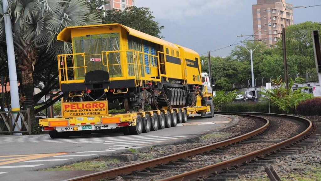 Metro de Medellín estrena máquina clave para mejorar seguridad y vida útil de sus rieles