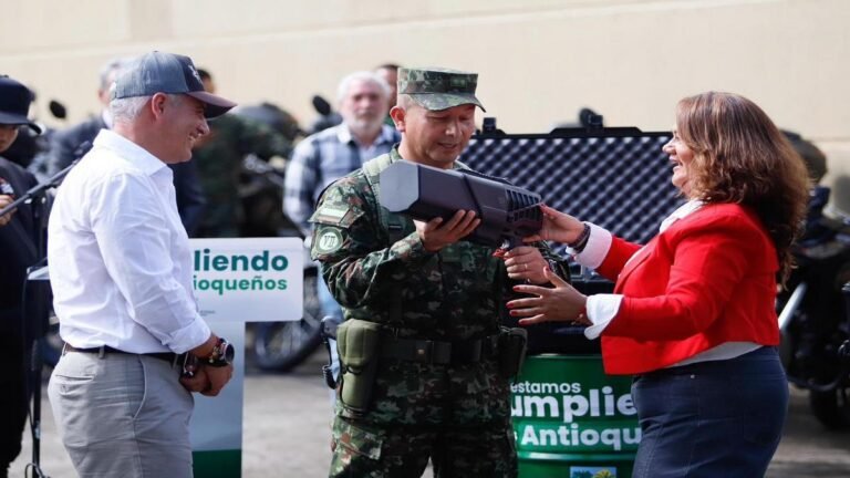 Antioquia entrega sistemas antidrones al Ejército para frenar amenazas de grupos armados