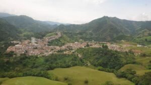 Triple homicidio en Andes: investigan presunta acción del Clan del Golfo en zona minera