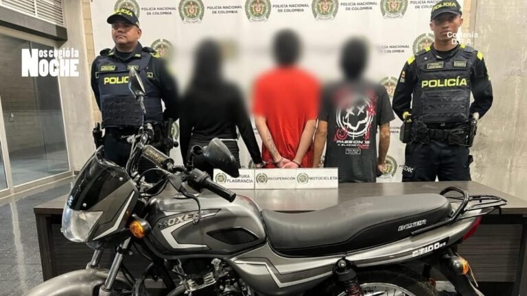 Policía recuperó motocicleta hurtada y capturó a dos hombres y una mujer en Medellín