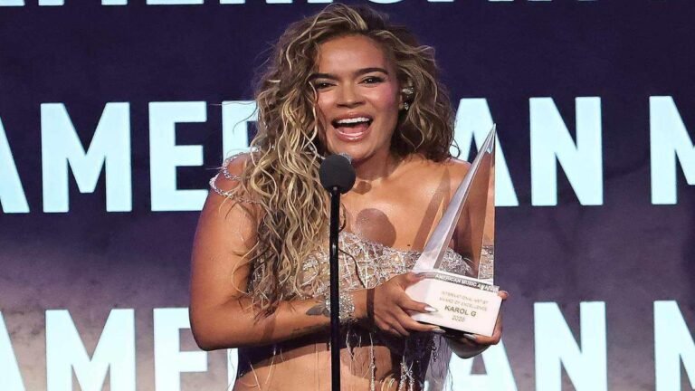 “Hay artistas que hacen historia”: Karol G brilló en los American Music Awards 2026
