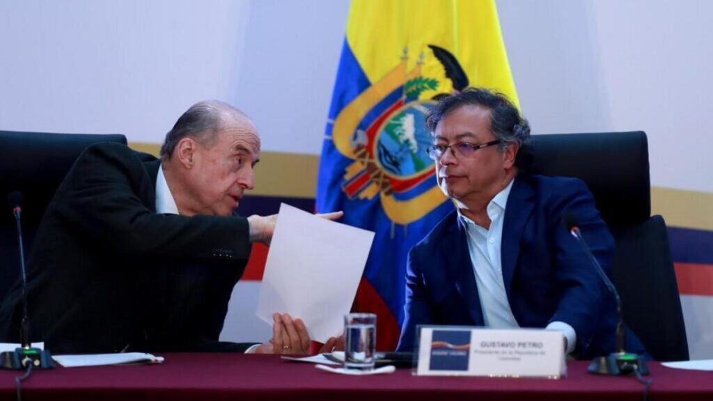 Álvaro Leyva asegura que Petro buscaría desconocer resultados electorales y propone vigilancia internacional