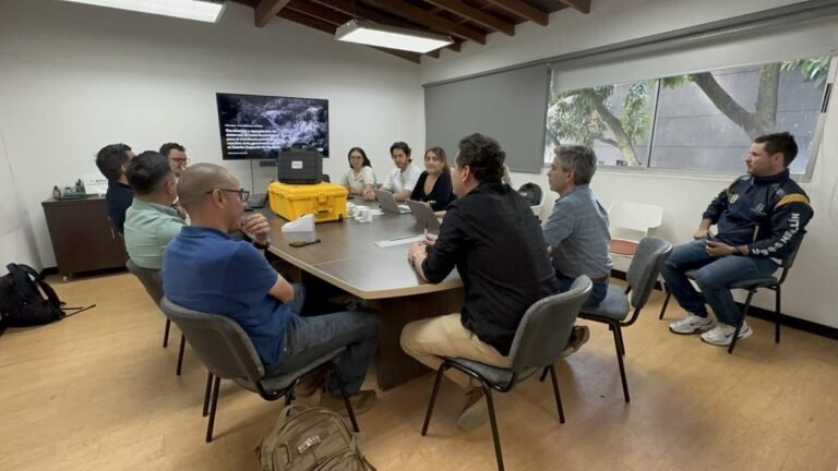 Medellín comparte su modelo de gestión del riesgo con municipios de Antioquia