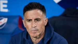 Pablo Peirano vuelve al fútbol colombiano: es el nuevo técnico de Bucaramanga