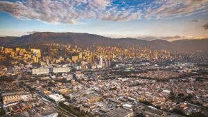Medellín arde en intenso calor: estaciones del Ideam rompieron récords históricos de temperatura