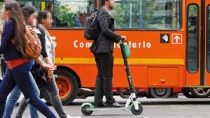 patinetas y scooters tendrán nuevas reglas en colombia: gobierno propone registro y control obligatorio