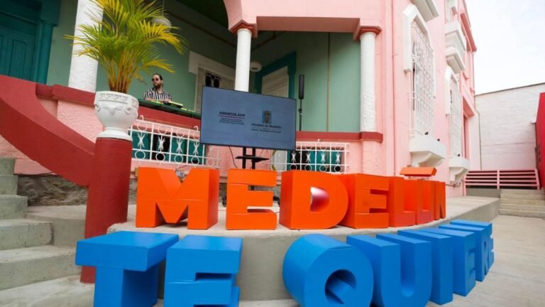 Medellín abrió Salón Prado, un nuevo espacio cultural y gastronómico para impulsar la recuperación del Centro