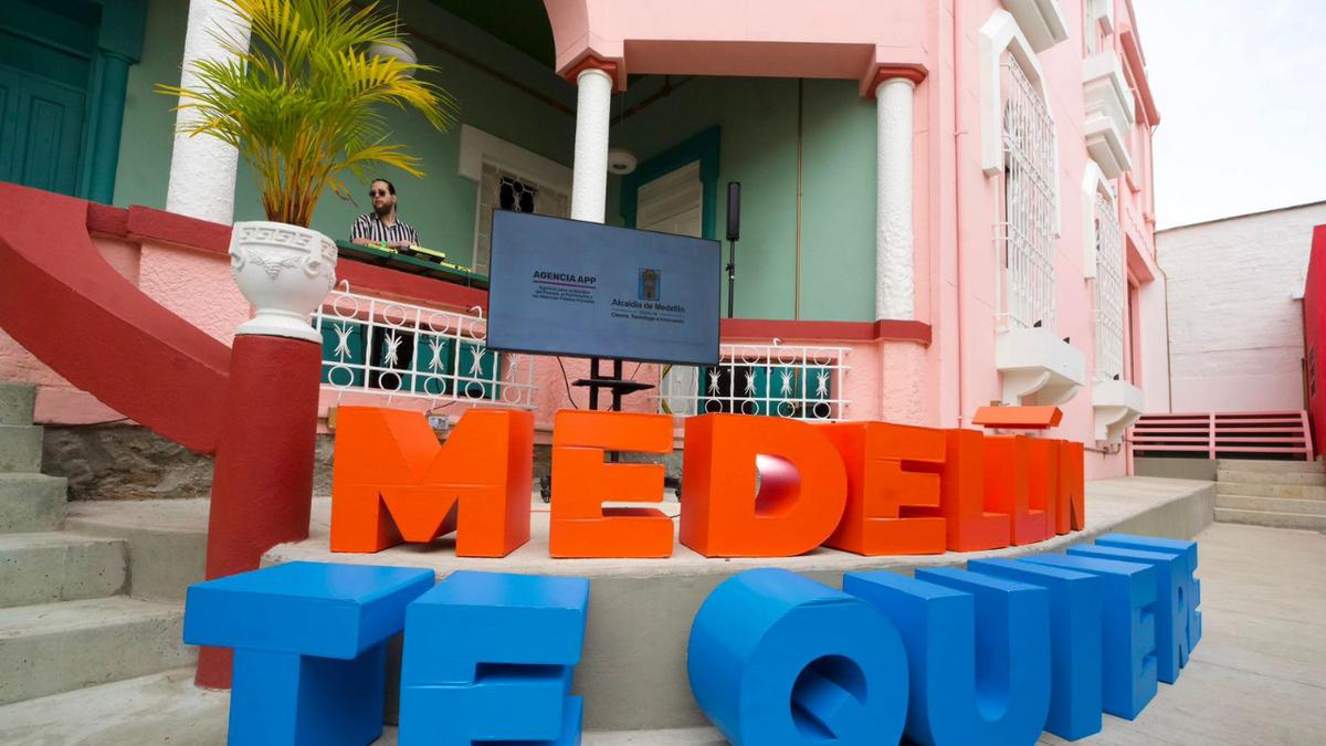 Medellín abrió Salón Prado, un nuevo espacio cultural y gastronómico para impulsar la recuperación del Centro