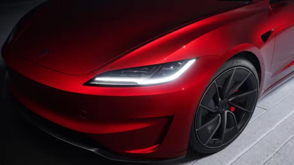 sic pone la lupa sobre tesla colombia por retrasos y posibles fallas en información a consumidores