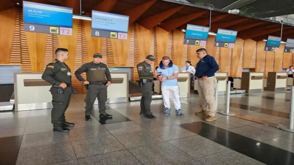 Migración Colombia expulsó nuevamente a extranjero ruso-estadounidense que pretendía regresar a Medellín