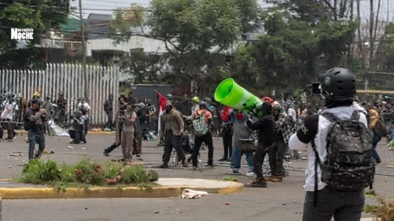 Disturbios a las afueras del estadio Azteca empañan la inauguración del mundial