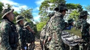 se a controversias jurídicas, 99 integrantes de grupo armado llegaron a zona de ubicación temporal