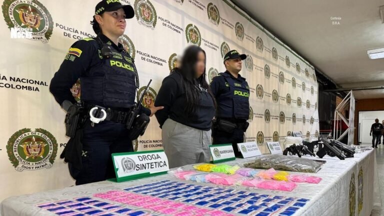 Golpe a La Terraza: incautan armas, drogas sintéticas y capturan a una mujer en Medellín