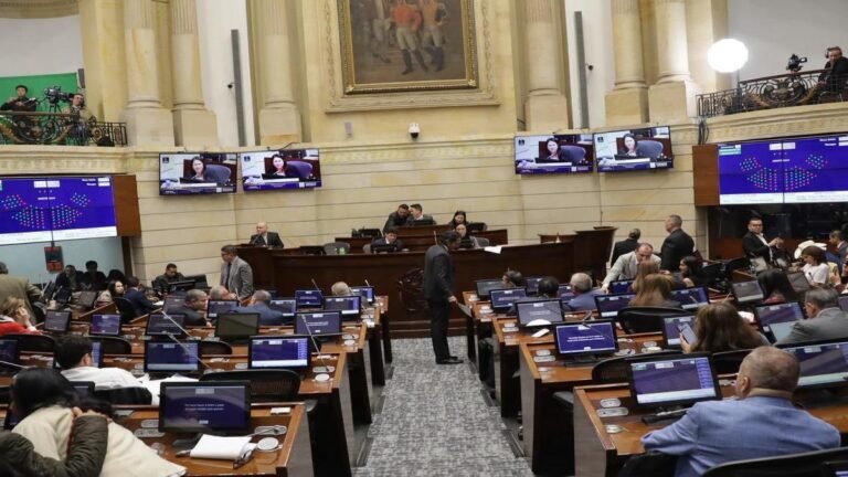 ¡Por las mujeres! Aprobado en último debate Ley Jineth Bedoya
