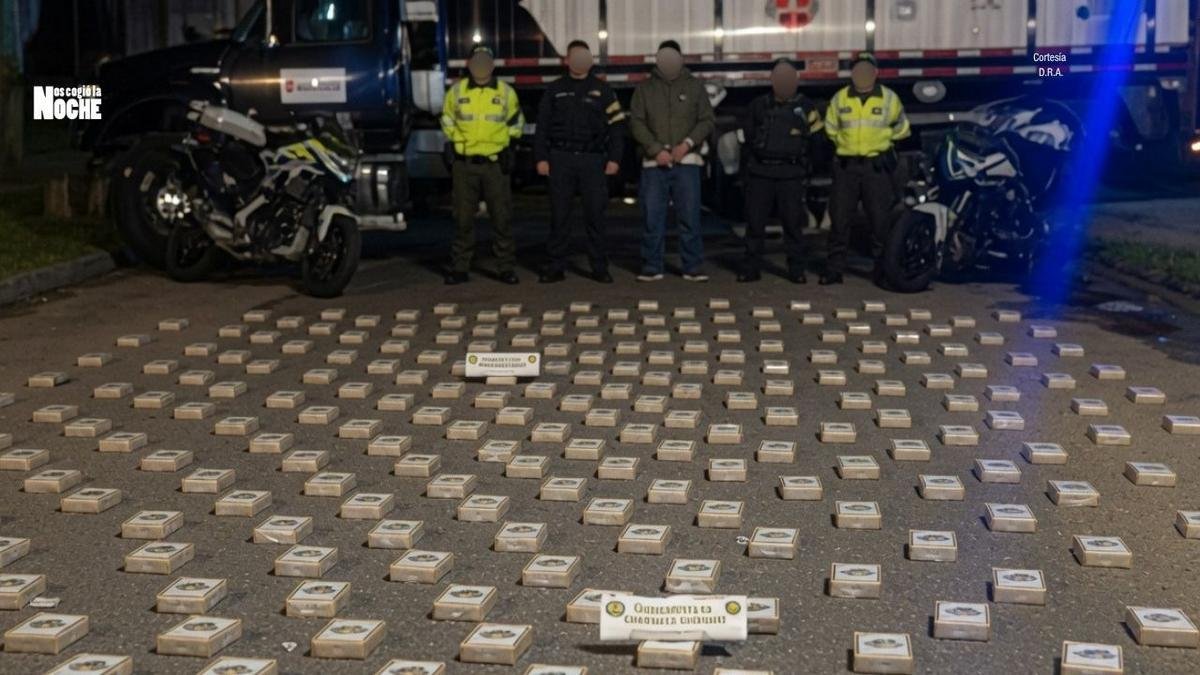 Incautan 370 kilos de cocaína ocultos en carrotanque en la vía Bogotá-Girardot: una persona fue capturada