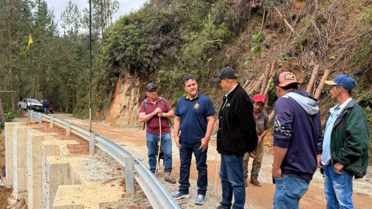 Más de $831 millones para proteger una vía clave en El Retiro: entregan obra que reduce riesgo de deslizamientos