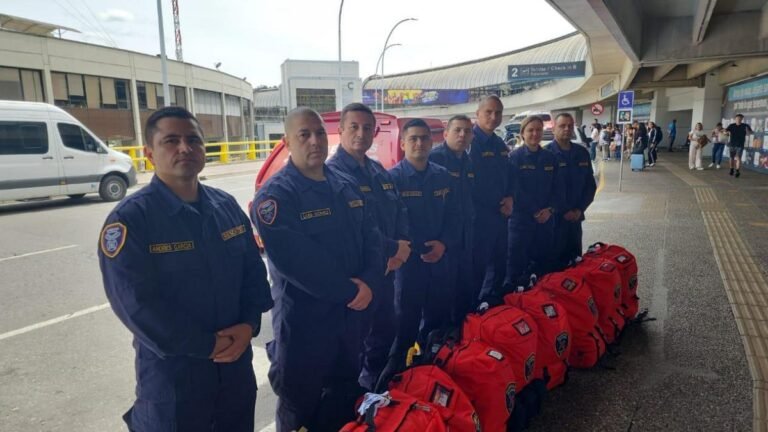 Antioquia envía rescatistas a Venezuela para apoyar la búsqueda de sobrevivientes tras el devastador terremoto