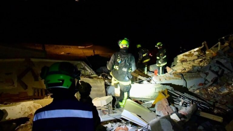 Un nuevo grupo de colombianos regresó al país tras los devastadores terremotos en Venezuela.