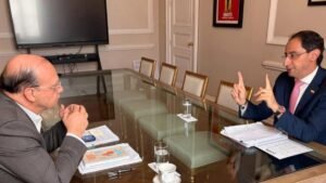 Empalme entre Petro y De la Espriella arrancó con llamado a la transparencia y revisión de la gestión