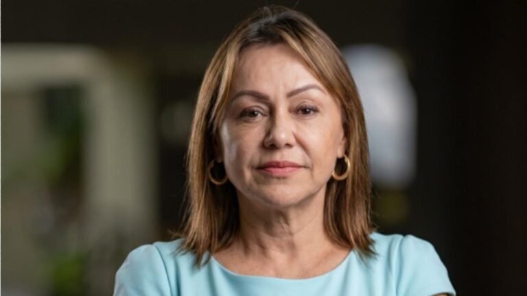 Ella es la nueva ministra Minas, María Nohemí Arboleda