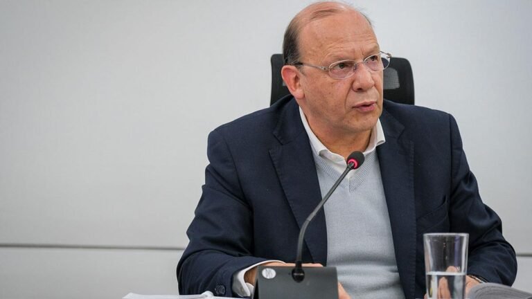 Por pedir judicialización a Petro, denuncian a Carlos Antonio Lucio